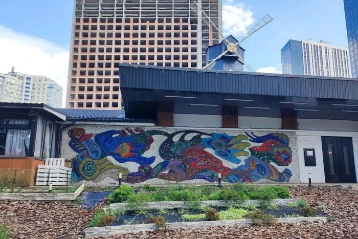 Остання робота Горської. Влада відреагувала на петицію щодо збереження панно на Теремках