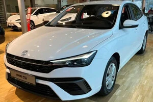 Обновленный MG 5 узнается по измененной передней части