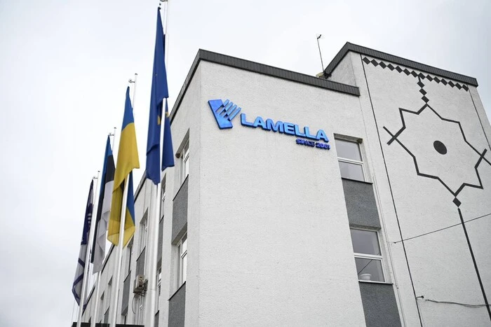 Меблева фабрика на Закарпатті запросила на роботу більш як пів сотні громадян Бангладеш 