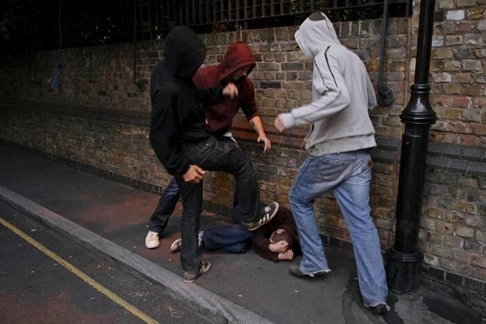 На Миколаївщині підлітки побили 50-річного чоловіка. Поліція почала розслідування