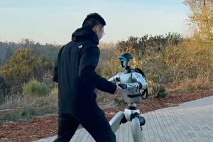 Роботи можуть навчитися вальсувати, спостерігаючи за людьми