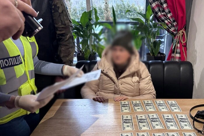 $7 тис. за шлюб з жінкою-інвалідом. У Києві  затримано «наречену» та її подругу-сваху 