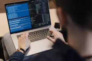 IT-фахівці отримують найбільше грошей за свою роботу