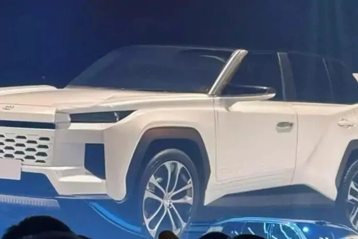 Новый кроссовер Toyota RAV4 2026 рассекретили до презентации (фото)