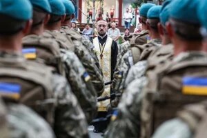 Кабмін змінив термін укладання контракту для військових капеланів 