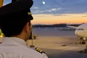 Пілотів літаків злякав загадковий об'єкт у небі над Стамбулом