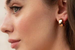 Как выбрать золотые сережки, которые подходят именно вам: три секрета