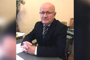 З 1999 року Володимир Решота беззмінно очолював Львівський обласний центр медико-соціальної експертизи