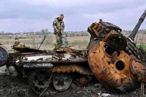 РФ з початку повномасштабної війни втратила в Україні 9890 танків 