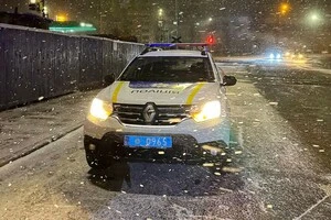 Столицю засніжило