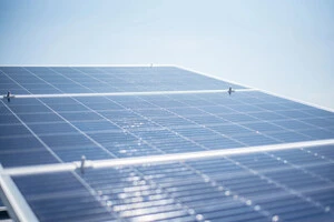 Сонячні панелі можуть завдати шкоди екосистемі озер