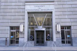 3 лютого було закрито штаб-квартиру Агентства США з міжнародного розвитку