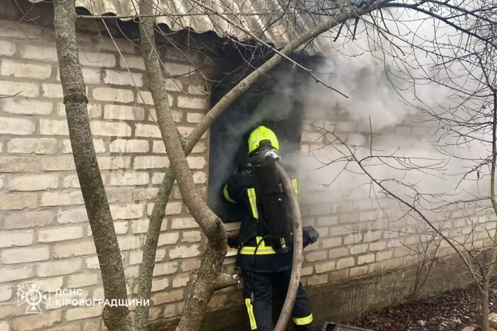 У Кіровоградській області у палаючому будинку загинула 15-річна дівчина