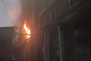 До місця події виїхали 60 фахівців МНС і 16 одиниць техніки, пожежі присвоєно четвертий ранг