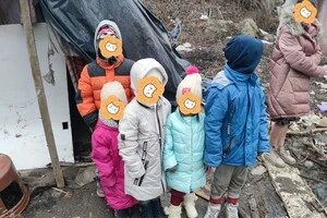 Багатодітна родина жила просто неба через нового обранця матері 