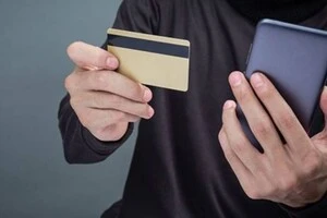 До злочинної діяльності причетні п’ятеро жителів Дніпропетровської області, віком від 31 до 56 років