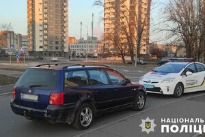 Винуватець автопригоди намагався втекти, однак його затримали перехожі та передали працівникам поліції