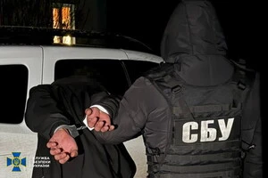 При обшуках у затриманих вилучено мобільні телефони із доказами підривної діяльності, а також GPS-трекер