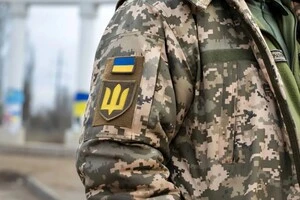 У ТЦК нагадали, що згідно з законом, за перешкоджання діяльності ЗСУ порушників карають до восьми років в’язниці