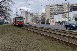 Коли лунатиме інформація про хвилину мовчання, рух наземного громадського транспорту не зупинятиметься і продовжуватиметься за розкладом