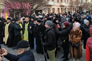 Громада Чернівців проголосувала за перехід до ПЦУ трьох найбільших храмів міста 
