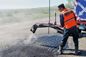 У селі капітально відремонтують частину дороги, яка веде до церкви