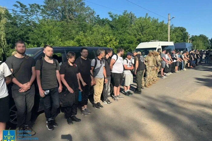 Майже півсотні ухилянтів одним рейсом: на Одещині судять перевізника-рекордсмена