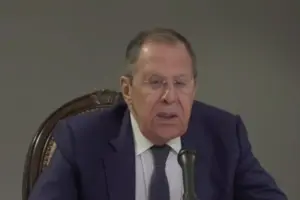 Глава російського МЗС заявив, що загарбницька армія начебто «не б'є по українській енергетиці»