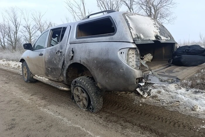 На Харківщині російський дрон атакував автомобіль поліції 