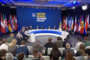 У Києві відбулася зустріч Зеленського та іноземних гостей із представниками ЗМІ