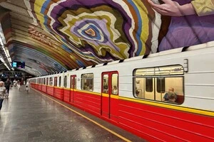 Фахівці підземки завчасно розмістили в тунелях частину рухомого складу на всіх лініях