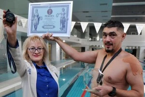 Лана Вэтрова: Людина-амфібія здійснила мега заплив у басейні тривалістю … 24 години