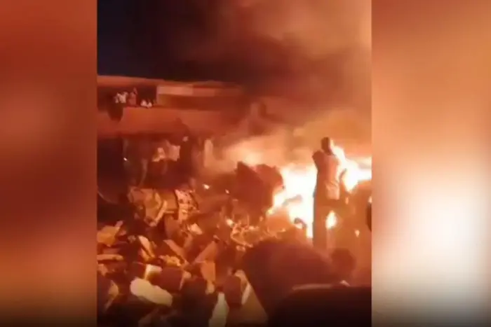 У Судані військовий літак врізався в житловий будинок: є жертви