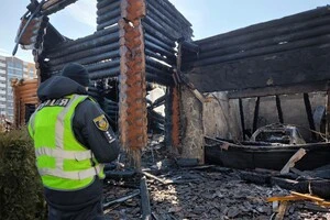 Окупанти пошкодили десяток приватних будинків