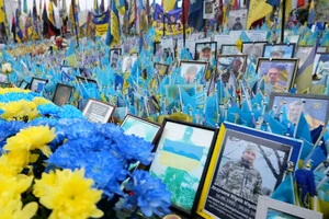 Народний меморіал на Майдані Незалежності у Києві