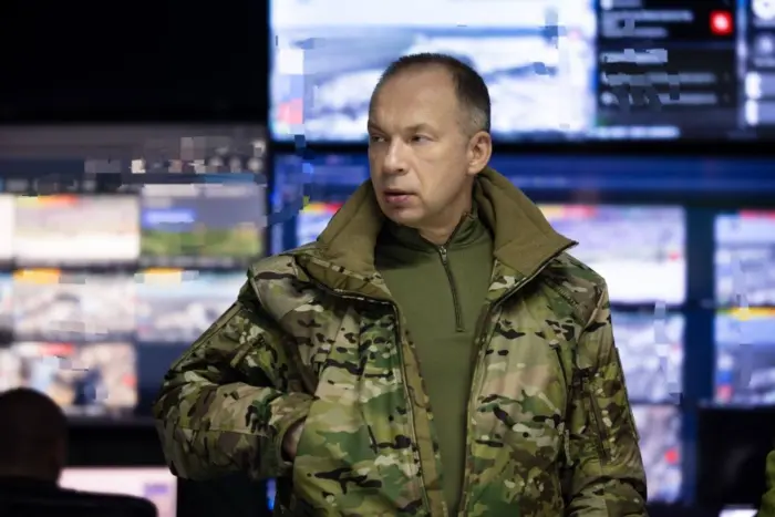 Окупанти сповільнилися на більшості ділянках фронту: Сирський назвав причину