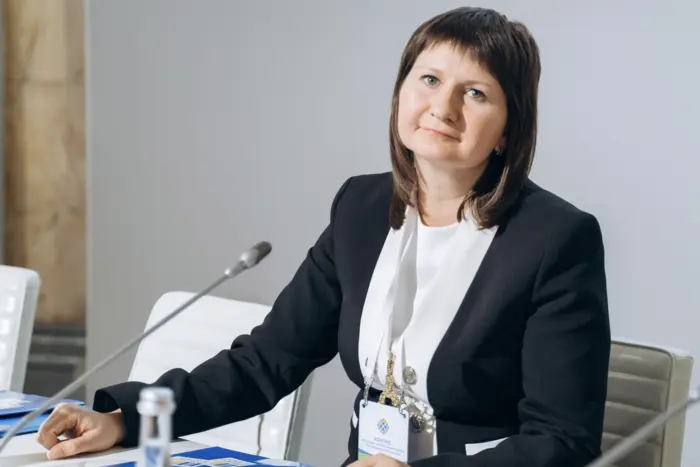 Нібито не хотіла сидіти із ветераном. Чиновниця Чернівецької ОВА йде з посади