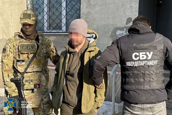 Мешканець Харкова «розводив на гроші» родичів військових 