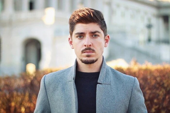 Департамент Маска звільнив популярного українського журналіста 