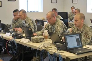 5 березня директор ЦРУ Джон Реткліфф офіційно заявив про тимчасову зупинку надання Україні зброї та розвідувальних даних