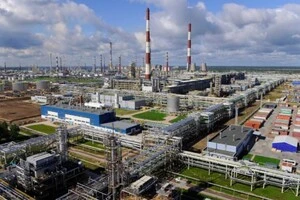 Киришський НПЗ (КІНЕФ) – є одним із найбільших нафтопереробних заводів Росії за обсягами виробництва пального