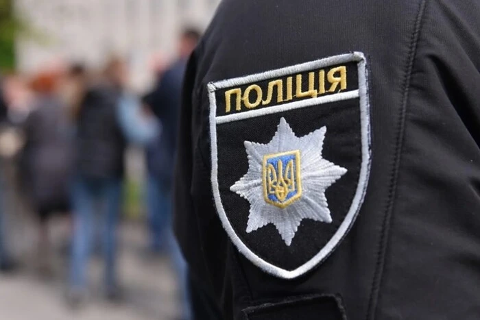 На Одещині підліток загинув, фотографуючись із рушницею 