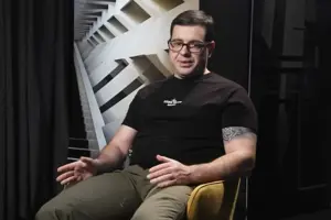 За словами військового, нині противник майже не використовує під час штурмів бронетехніку