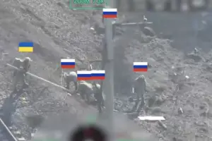 Двома групами по чотири та п'ять осіб ворожі військові попрямували в бік українських позицій