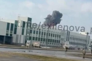 Момент влучання безпілотника