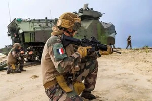 Франція готується посилити оборону