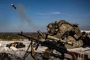 Періодично раз у два-три тижні противник пробує великою колоною прорвати лінію оборони