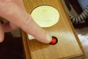 Червону кнопку на столі Трампа пов'язують з ядерною зброєю