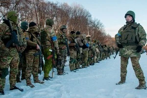  Українські сили оборони часто застосовують синю або жовту стрічку для ідентифікації своїх підрозділів