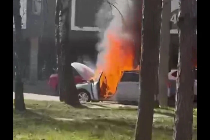 Вибух автівки у Рівному. СБУ заявила про спробу теракту